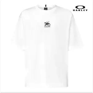 갤러리아 오클리 흰색반팔티 루즈핏 퓨쳐스케이프 스코피오 티