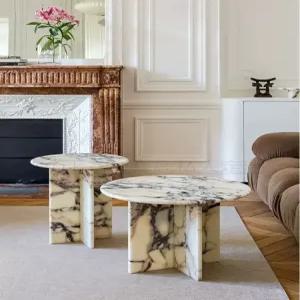 사각 전등갓 샹들리에 변두리 카페 황색광