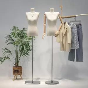 옷가게 팔있는 상체 인형 여성 마네킹 의류 여자