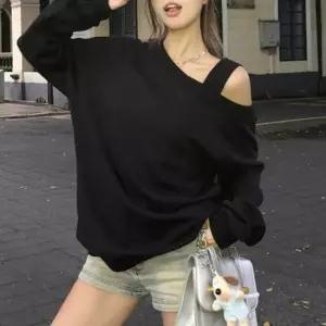 클럽 패션 모임 룩 오프숄더 스트랩 루즈 핏 맨투맨