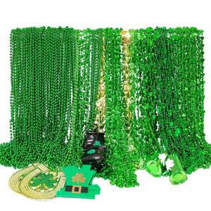 EOBOH 144PCS St Patricks Day 목걸이 구슬 11종의 메탈릭 아이리시 샴록 맥주 머그 코인 펜던트 악세사리 퍼레이드 파티 용품을 위한 대량 구매 혜택