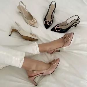 [하프클럽/더힐]스틸레토 골드 브이 여성여자 구두 정장화 슬링백 힐 7cm/3color q