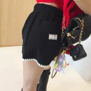 스포티 하이웨스트 배색밑단 레이스패치 A라인 밴딩 골지 니트반바지 (3color)