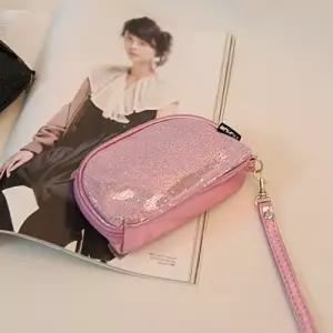 핑크색 미니미 펄리 반달형 파우치 화장품치백파 치백 소품정리 휴대용치 케이스 패션잡화 가방 용케이스