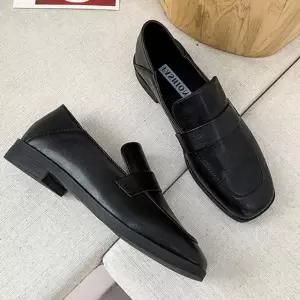 플랫로퍼 여성 무광 유광 베이직한 뮬 플랫 로퍼