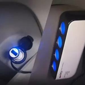 차량용충전기 부착이 간편한 USB 4구충전소켓 차량용 멀티잭