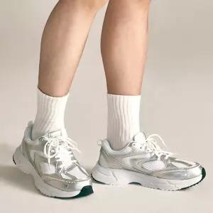 [슈펜] 클래식 라이트 러닝화 (HPCR5EA801-T)