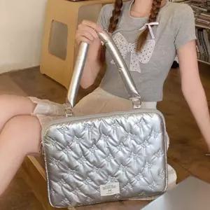 실버 리본 퀄팅 포인트 노트북 아이패드 숄더 케이스Y가방 숄더백 파우치 대학생