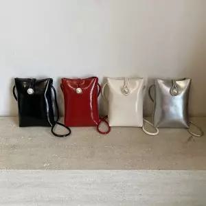 원더맨 빨강 여성 데일리룩 가방 미니백 핸드폰 숄더 겸 크로스백 솔리드 백 KUK5