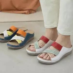 [다잇템] 여자 넓은 두꺼운굽 푹신 펀칭 스트랩 콘트라스트 샌들