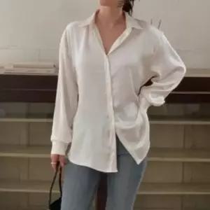 여자 데이트룩 고급스러운 실키 샤틴 끈나시