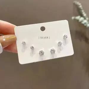 [NS홈쇼핑]꽃무늬 자수 디테일 레이어드 넥케이프 이너 전용 목장식 가성비 좋은 데일리템..[35777352]