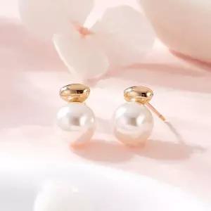 [신세계라이브쇼핑][비앤비골드] 18K 골드 오벌 라운딩 진주 침귀걸이 한쌍 MNE42424