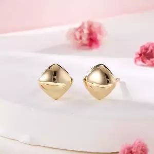 [신세계라이브쇼핑][비앤비골드] 14K 볼륨 쿠션 다이아 침귀걸이 한쌍 MNE42437