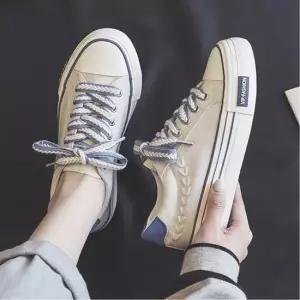 캔버스화 여성 스니커즈 자수 운동화끈 키높이 통굽 운동화 2색 여자캔버스화