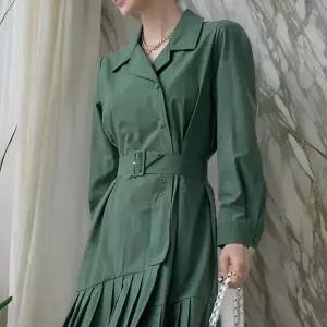 여자 벨티드 카라넥 롱 아코디언 원피스 (31593894A)