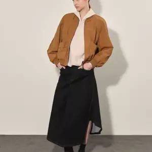 올리비아로렌 VOCCL4F8121 볼륨소매블루종점퍼_JK