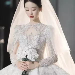 긴팔 드레스 벨라인 스냅 셀프 연주회 파티 스몰 화이트 촬영