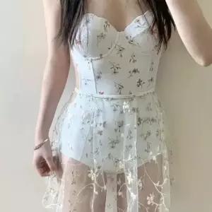 여사친 비치웨어 달콤하고 어울리는 너무 매일예쁜 수영복은 잘 해변 아름다워요 바캉스에 날씬해 보여요