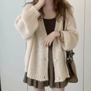 [아웃도어스/골피아]여성 소프트 터치 루즈핏 봄 가을 겨울 경량 가디건 니트 가오리핏 쭈리 베이직 니트