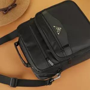 대학생크로스백 중년남자가방 데일리 크로스백 옆으로매는가방 미니백