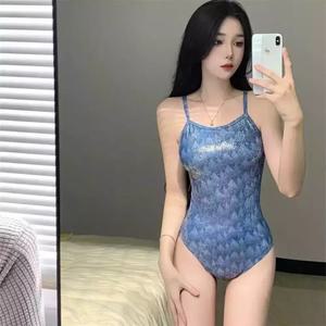 여자 졸린 수영복 실내 수영장 비치 V백 레저 탄탄이