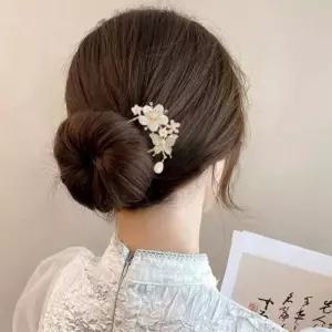 여성 예쁘고 고급스러운 꽃 나비 진주 u자형 비녀 헤어 머리장식 혼주머리