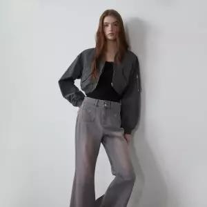 [롯데백화점]에고이스트 [CAPSULE LINE] 셔링 볼레로 실루엣 점퍼 ES2WZ360