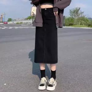 [의류] 20대 여자 뒷트임 A라인 스트랩 데님 흑청 롱스커트