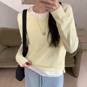 [코코블랑] 레흐 브이넥 니트