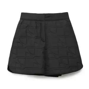 [롯데백화점]나이스클랍 퀼팅 숏 팬츠 (N244MWP916)