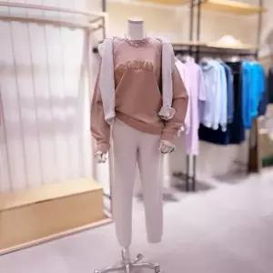 [대구백화점] [시에로]브루클린 부클 피그다잉 라글란 맨투맨(DBSH2TSF845)