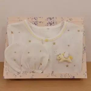 [밍크뮤](마산점)[26년SS출산선물] WH)스타코니뱀부반팔우주복&뱀부손싸개 세트(36370-041-14*36370-008...