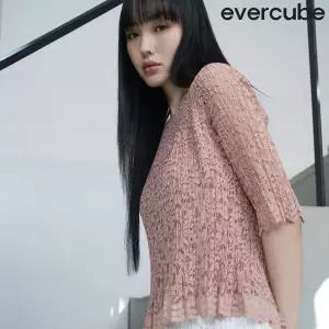 에바큐브 26SS 레이스플리츠 5부 블라우스