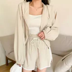 여자 봄여름 경량 환절기 롱슬리브 바스락 후디집업 핫팬츠 트랙수트 세트