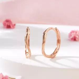 갤러리아 [비앤비골드] 18K 볼륨 물결 웨이브 원터치 링귀걸이 한쌍 MNE42443