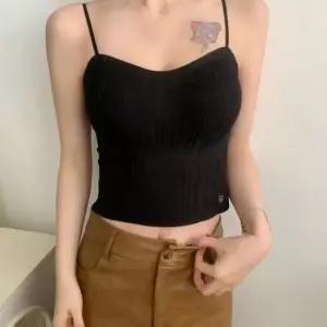 [의류] 웨이브 크롭 끈조절 캡일체 나시 레이어드 바캉스룩