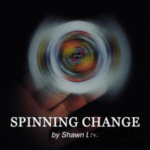 Shawn Lee의 회전 변경 카드 마술 트릭은 환상 닫습니다. 시각적 손가락 스핀 및 소품