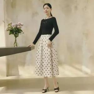 [갤러리아] [SI]도트포인트 플리츠 뒷밴딩 스커트(SHM2134BSSA)