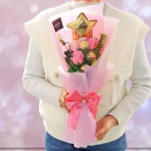 임신 축하 꽃다발 졸업식 졸업 선물 발표회 학예회 기념일 핑크톤 초콜릿