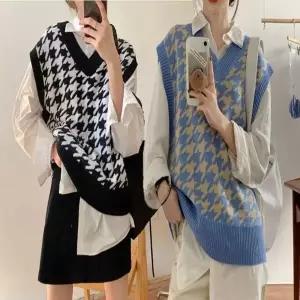 여자 베스트 하운드체크 V넥 오버핏 조끼 니트