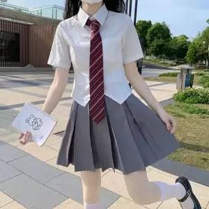 화이트 플레인 반팔셔츠 블라우스 그레이치마 세라복