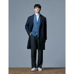 [롯데백화점]맨잇슈트 맨잇슈트 간절기 네이비 솔리드 세미오버핏 울100 트렌치코트(MAHC33-407)