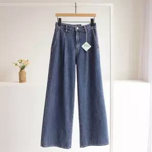 [잇수다] 찰스리 핀턱 와이드 뒷밴딩 진청 데님 팬츠