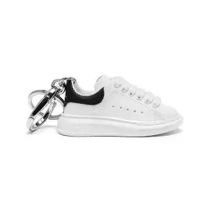 [롯데백화점]알렉산더맥퀸 오버사이즈 스니커즈 키링 609203-H640N-9074