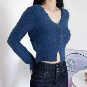 [오노마] ONM 여성 퍼 브이넥 크롭 니트 가디건