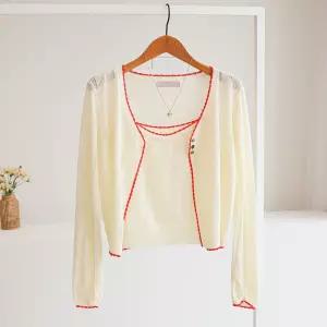 [잇수다] (SET) 난나난 물결 라인배색 펀칭 니트 가디건 + 나시 세트