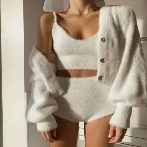 여자 바디프로필 의상 스웨터 세트 화이트 팬츠 니트 탑 앙고라 청순 사진
