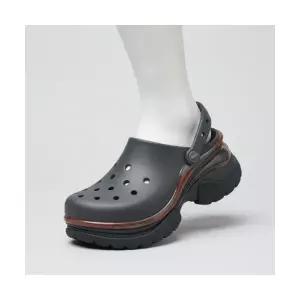 크록스 CROCS 슈퍼 베이 클로그 - 블랙 샌드 212811-0LD 288509