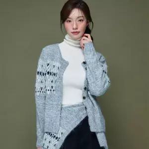 매장정품 PLASTIC ISLAND 플라스틱 아일랜드 옵션 숄 다이아패턴 니트 가디건PR4KG102 1307393